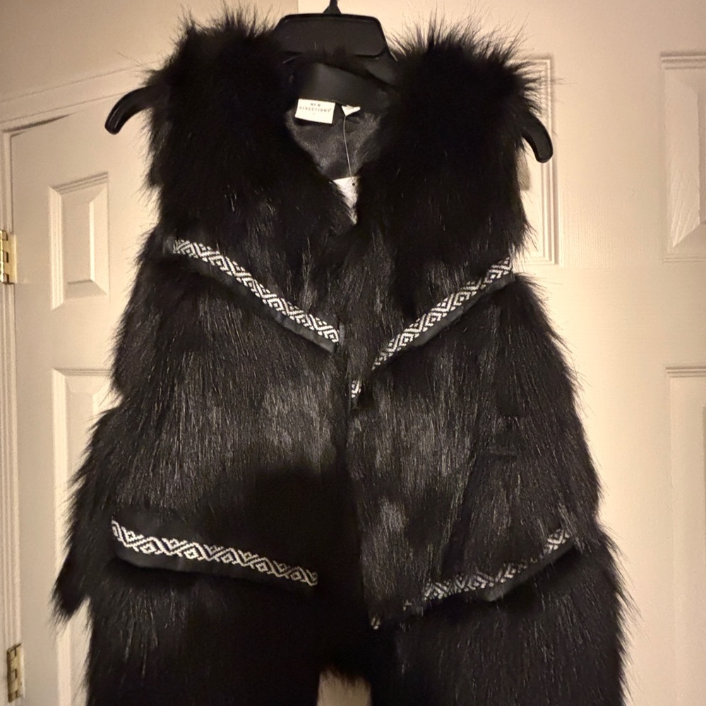 New Direction Black Faux Fur Winter Vest
New with the Tags 
Smoke Free